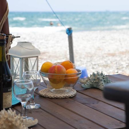 Aquarian Beachfront Apartment 拉纳卡 外观 照片