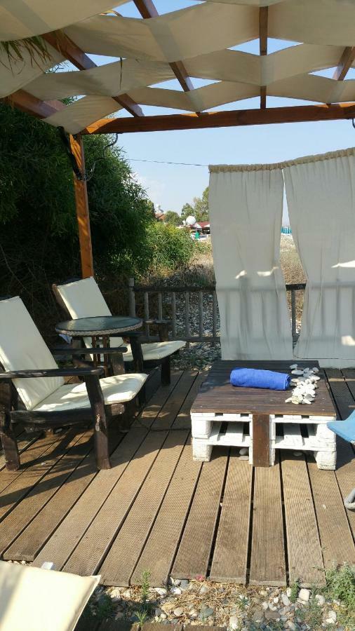 Aquarian Beachfront Apartment 拉纳卡 外观 照片